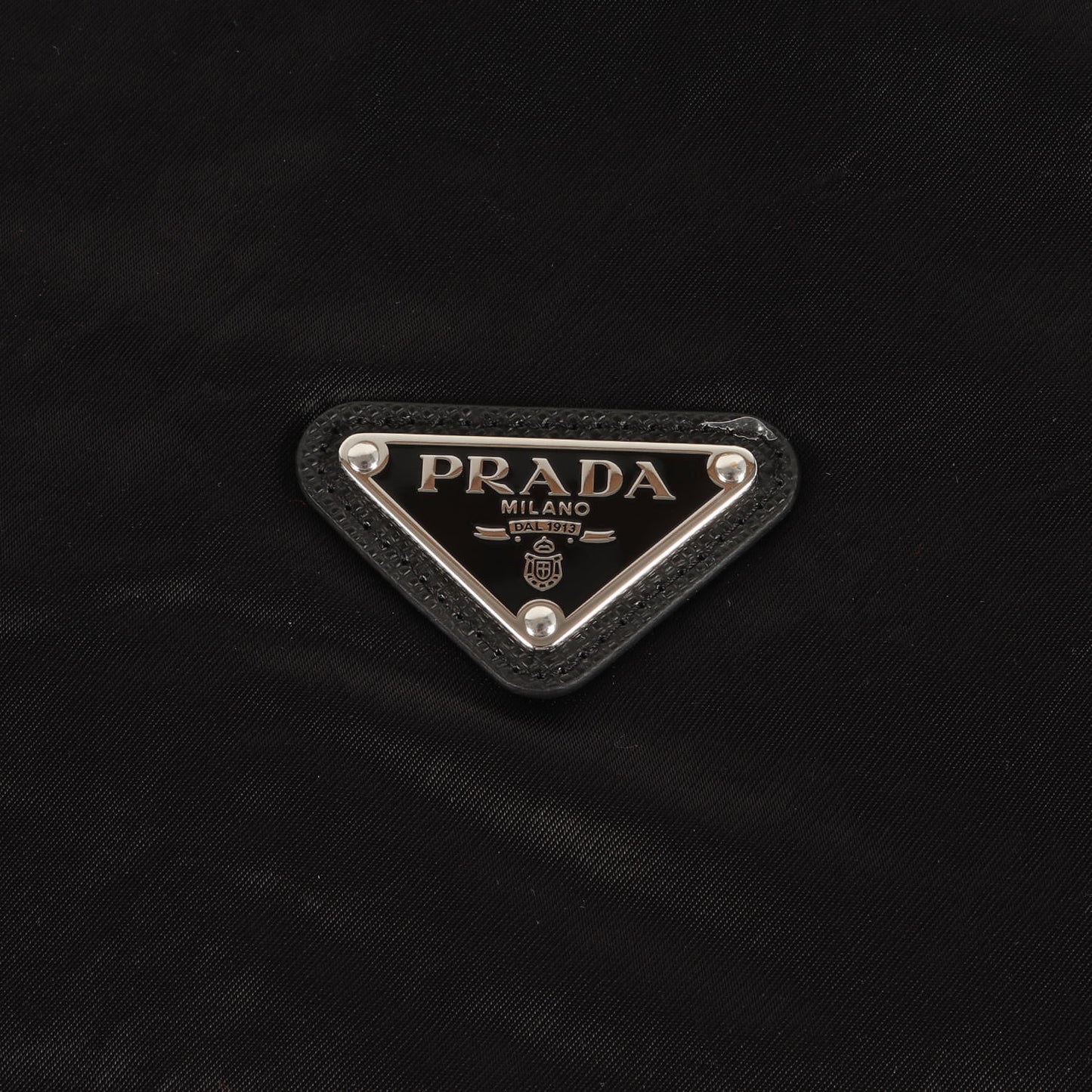 24AW トライアングルロゴ プレート ナイロン スタジャン (SGC743 S000 1540)