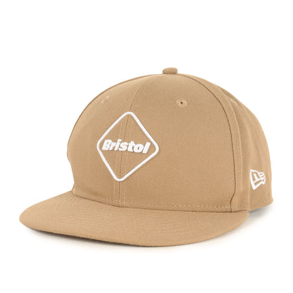 × NEW ERA 9FIFTY ロゴ エンブレム 刺繍 ベースボール キャップ (NEW ERA EMBLEM 9FIFTY SNAP BACK CAP)