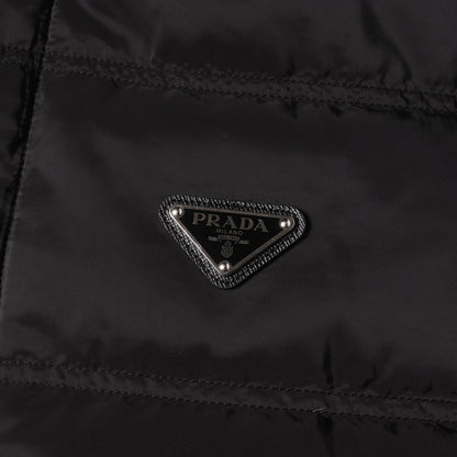 24AW フード付き トライアングルロゴ ダウンジャケット (SGH070 R232)