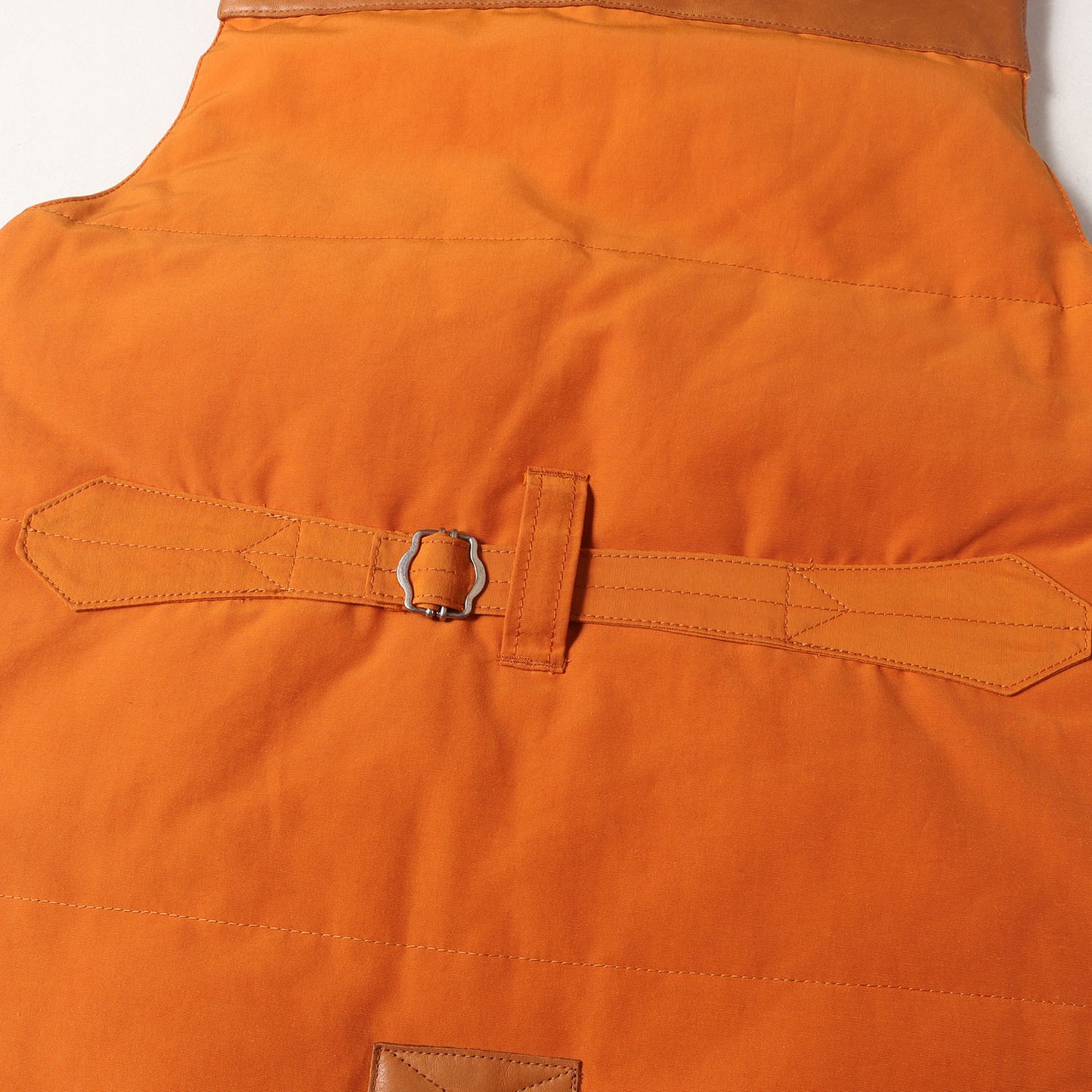 × THE NORTH FACE 60/40クロス シンチバック付き レザーヨーク ダウンベスト (WD-V101)