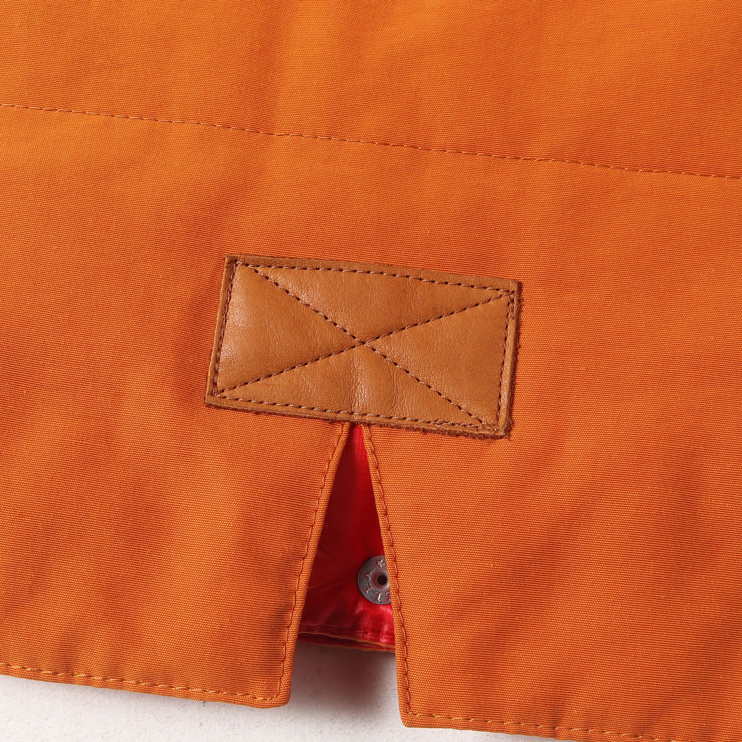 × THE NORTH FACE 60/40クロス シンチバック付き レザーヨーク ダウンベスト (WD-V101)