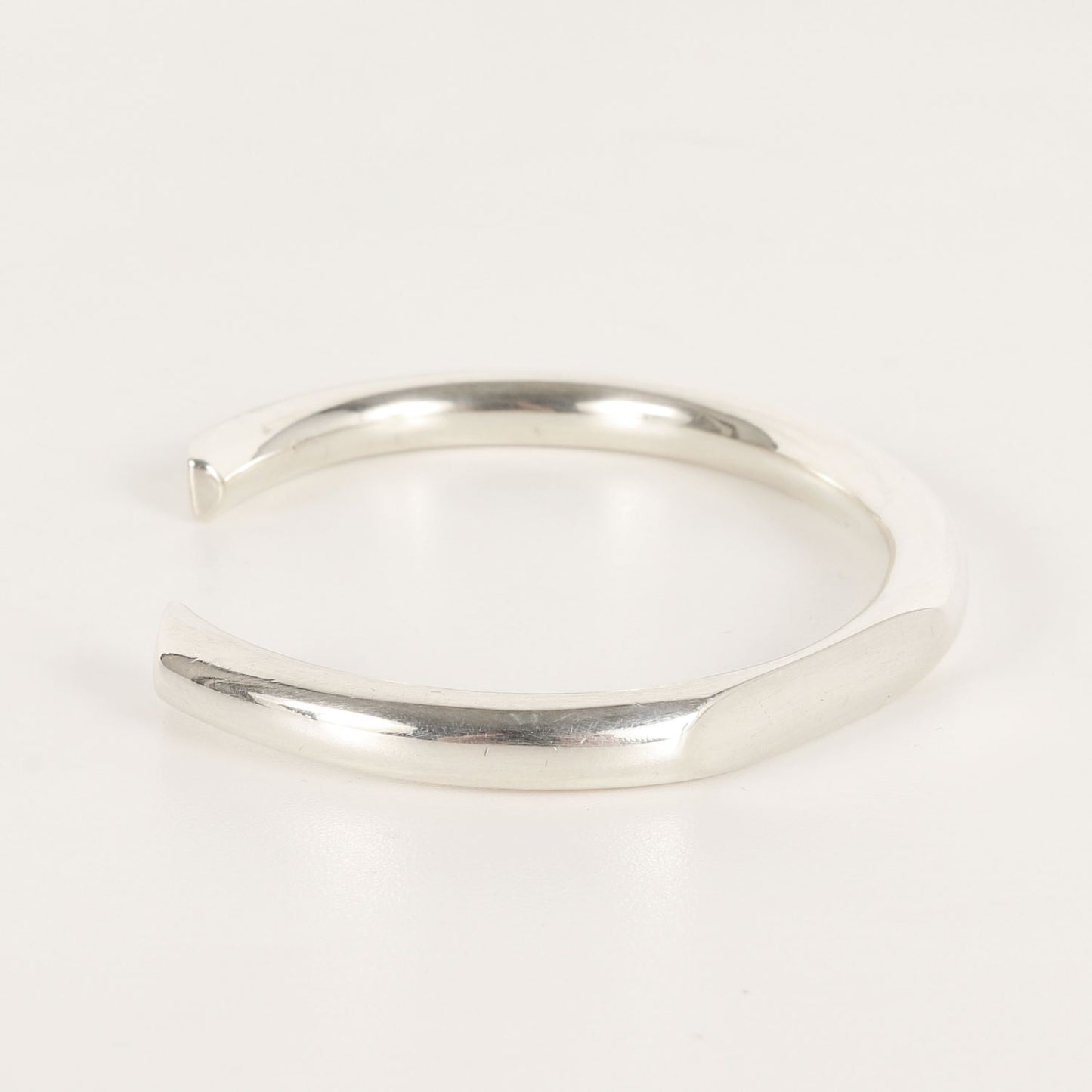 フラット シルバー バングル (Single Facet Toque L B0400124) / Ag925
