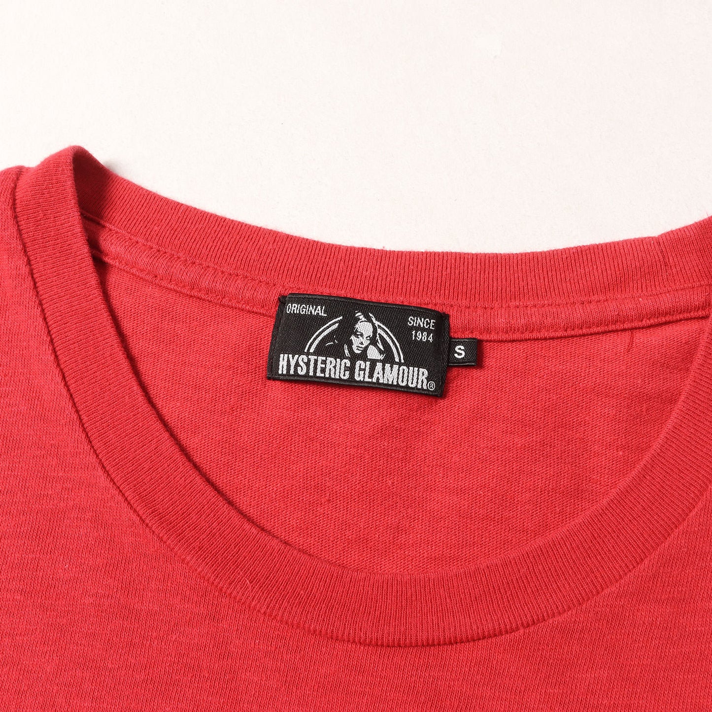 MAY SCRATCH OR BITE Tシャツ