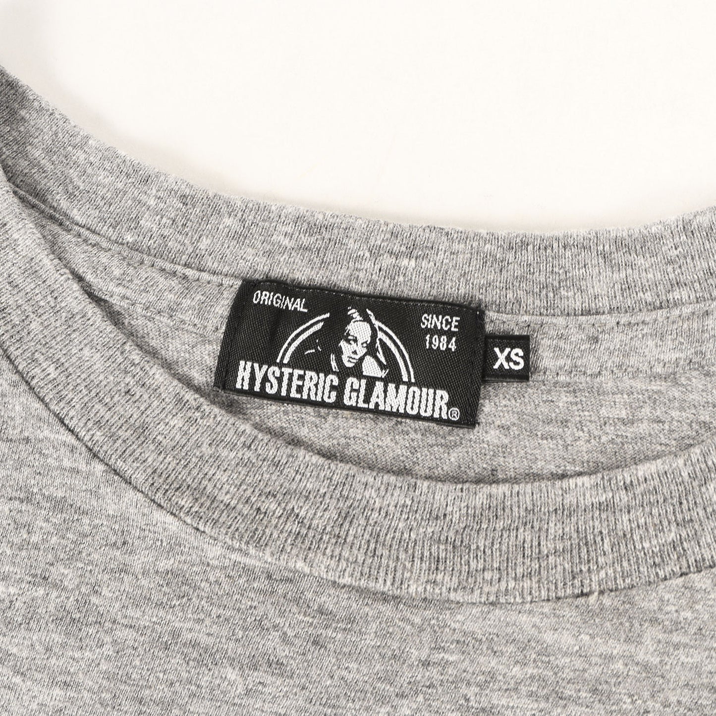 SATISFACTION プリント Tシャツ