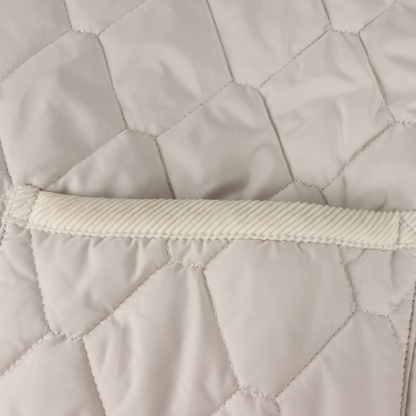 ハニカムキルト パテッド ベスト (Thornham Honeycomb Quilt) / MADE IN ENGLAND
