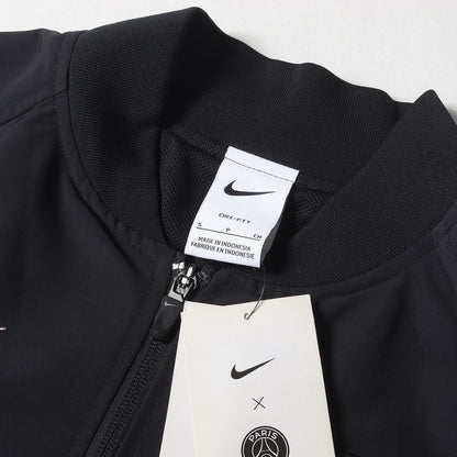 × NIKE アンセム フルジップ ウーブン ジャケット (CV9916-010)