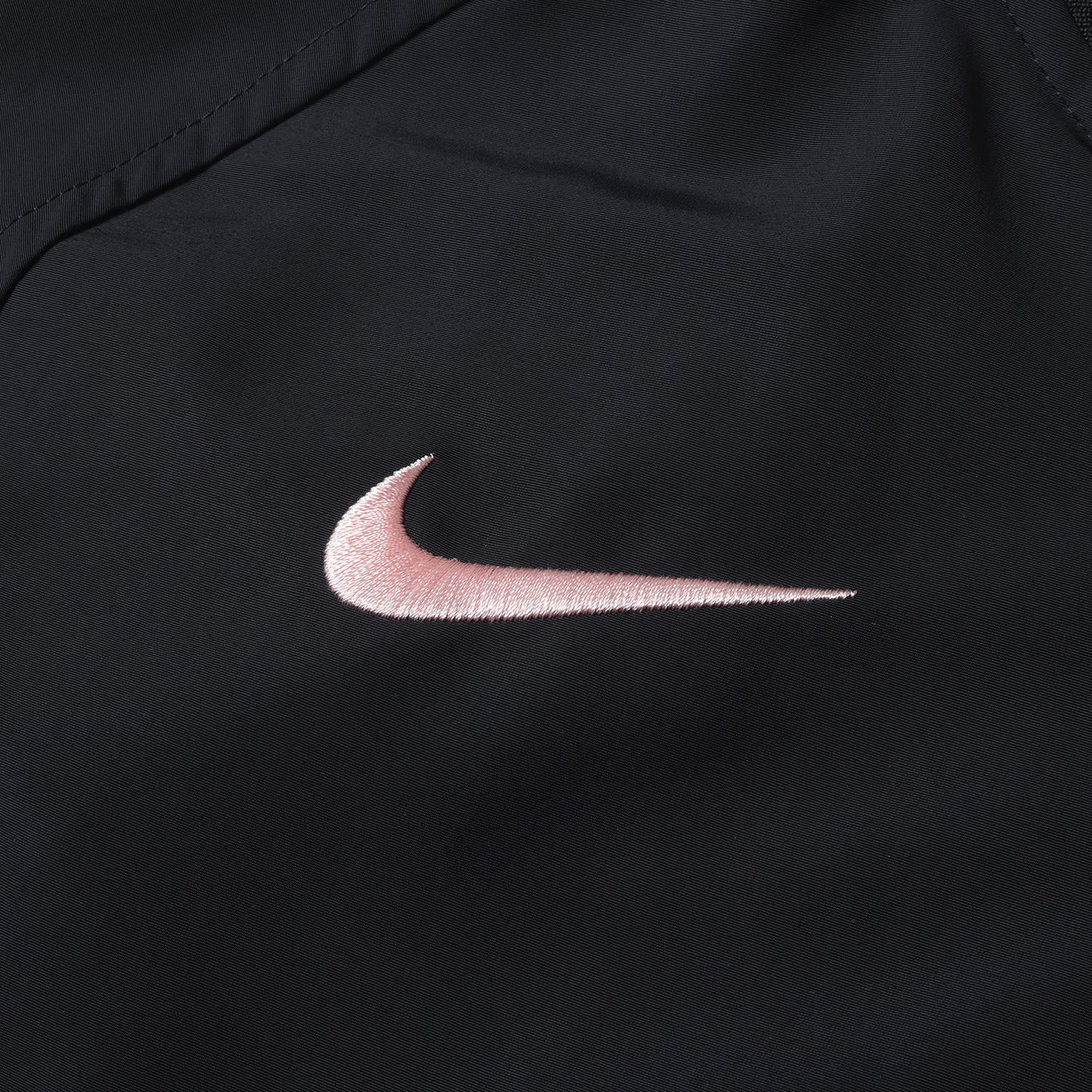× NIKE アンセム フルジップ ウーブン ジャケット (CV9916-010)