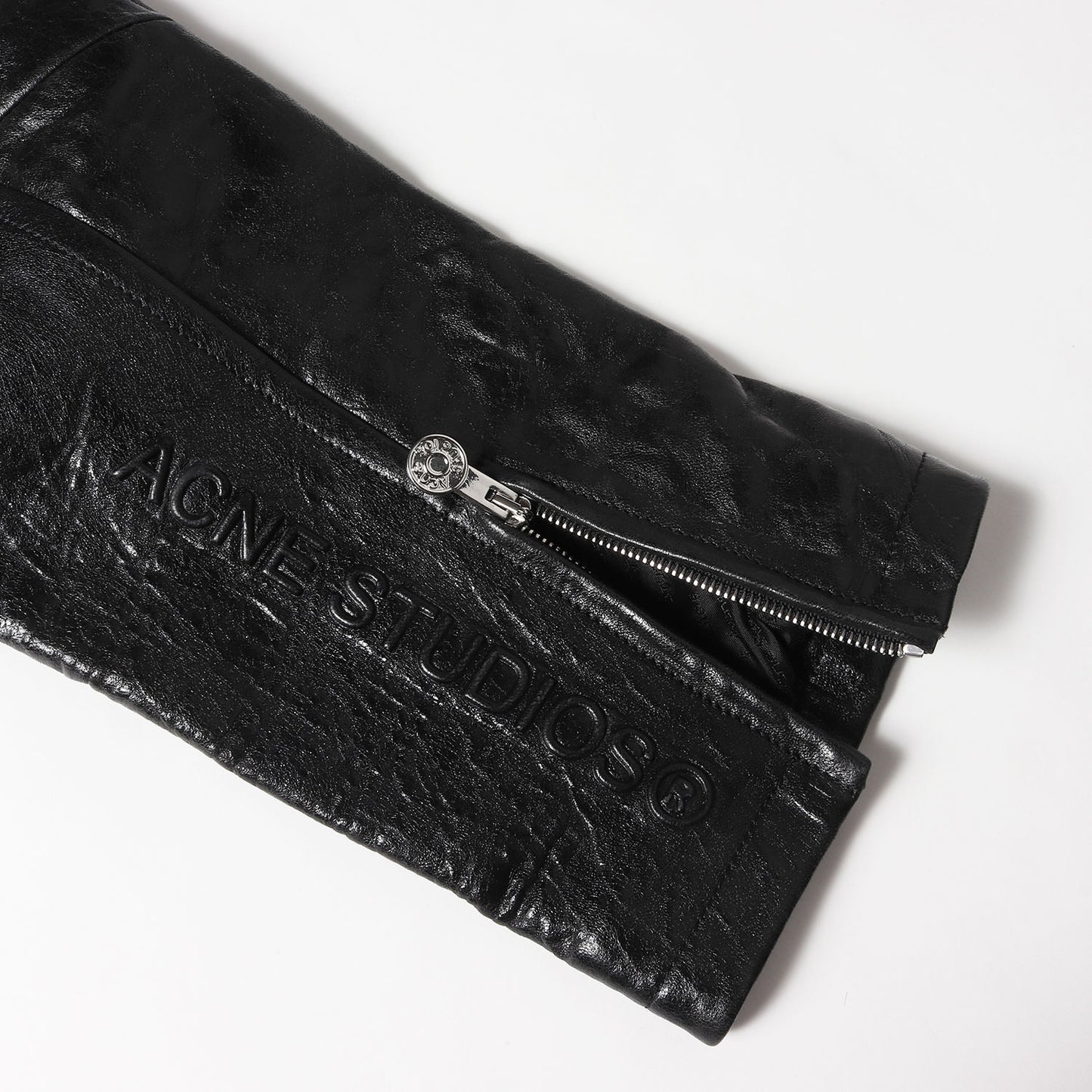 24AW エンボスアームロゴ シングル ナッパ レザージャケット (FN-MN-LEAT000271 B70146)