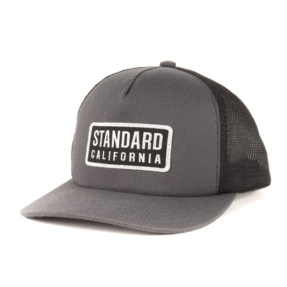 24AW ボックスロゴ パッチ 刺繍 メッシュ トラッカー キャップ (SD Box Logo Patch Mesh Cap)