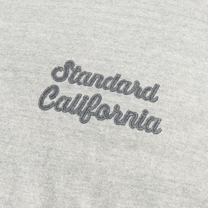 25SS スクリプト ロゴ リンガーネック トリム Tシャツ (SD US Cotton Script Logo Ringer T) / 著名人着用