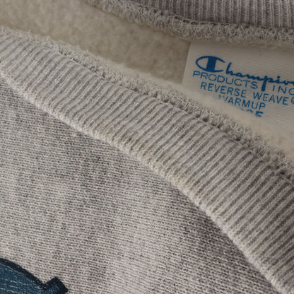 22AW × Champion 単色タグ オールドイングリッシュ ロゴ リバスウィーブ スウェット (CHAMPION × SD Reverse Weave Crew Sweat Official Store Limited)
