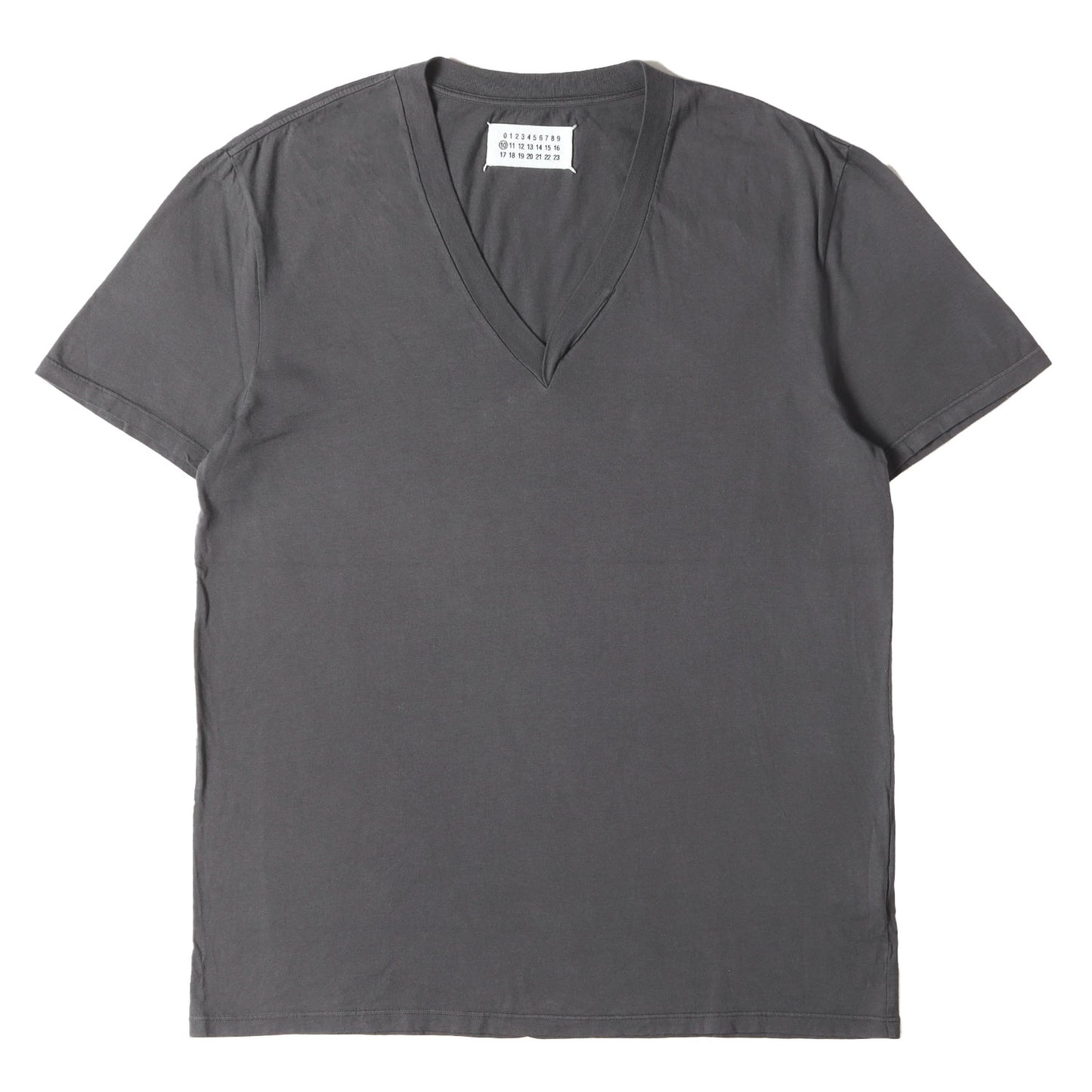 ここのえ期 ディープVネック Tシャツ
