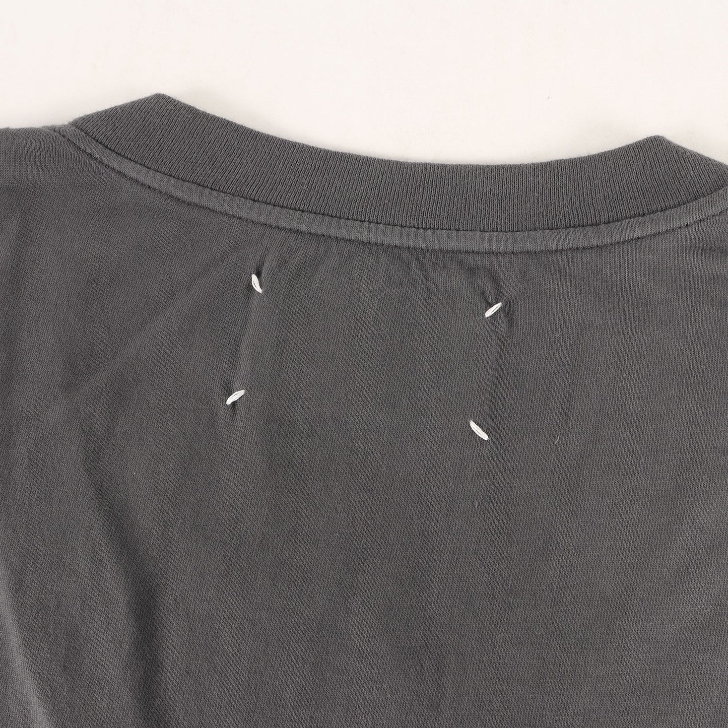 ここのえ期 ディープVネック Tシャツ