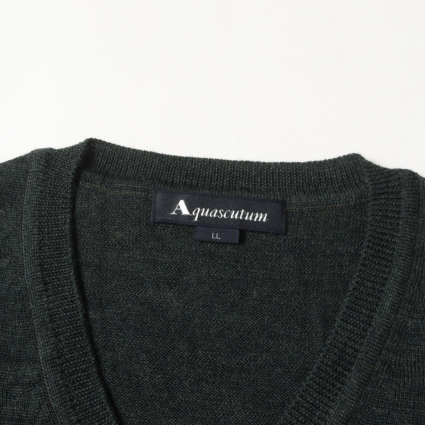 ワンポイント 刺繍 Vネック ニット セーター / MADE IN JAPAN