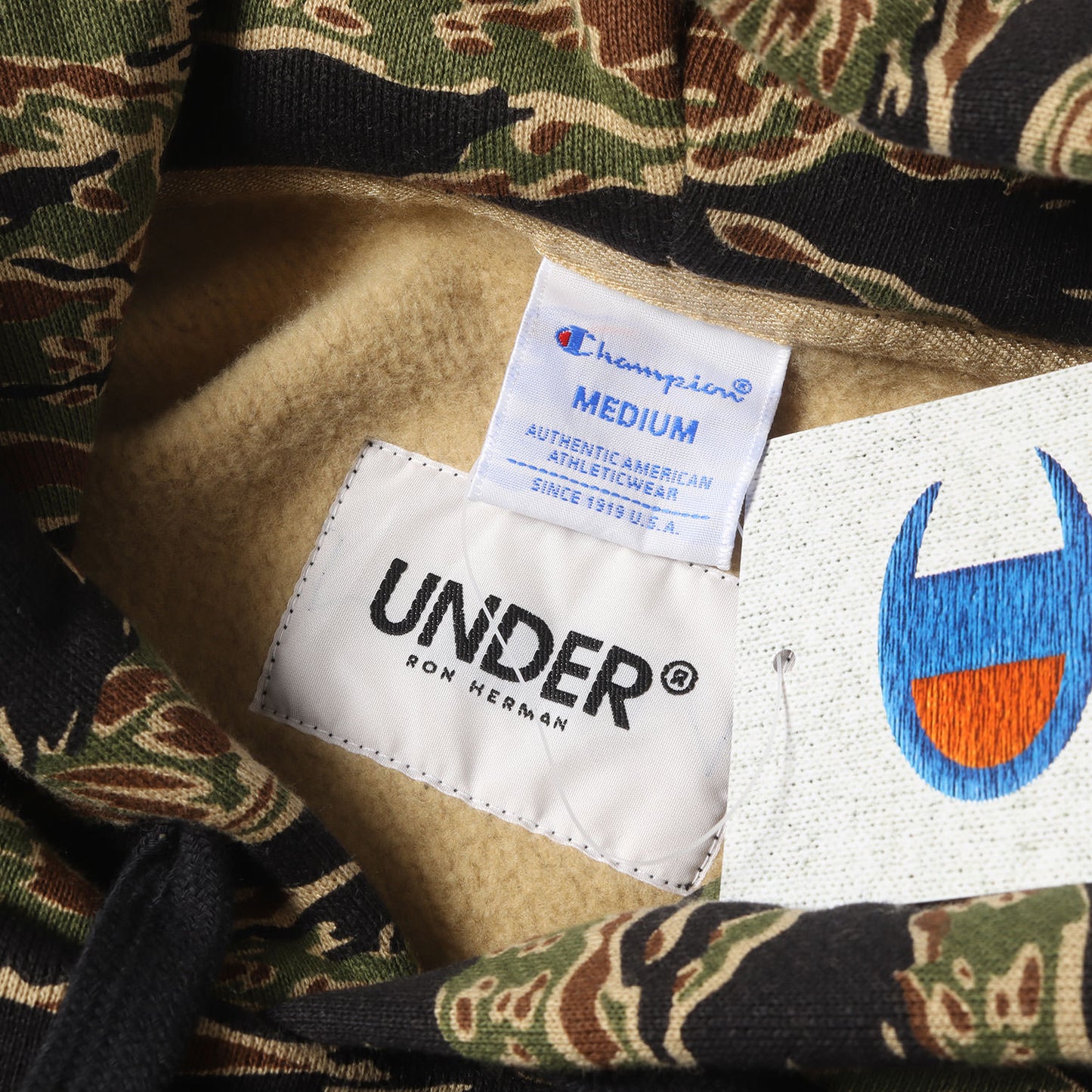 24AW × Champion バックロゴ タイガーカモ スウェット パーカー