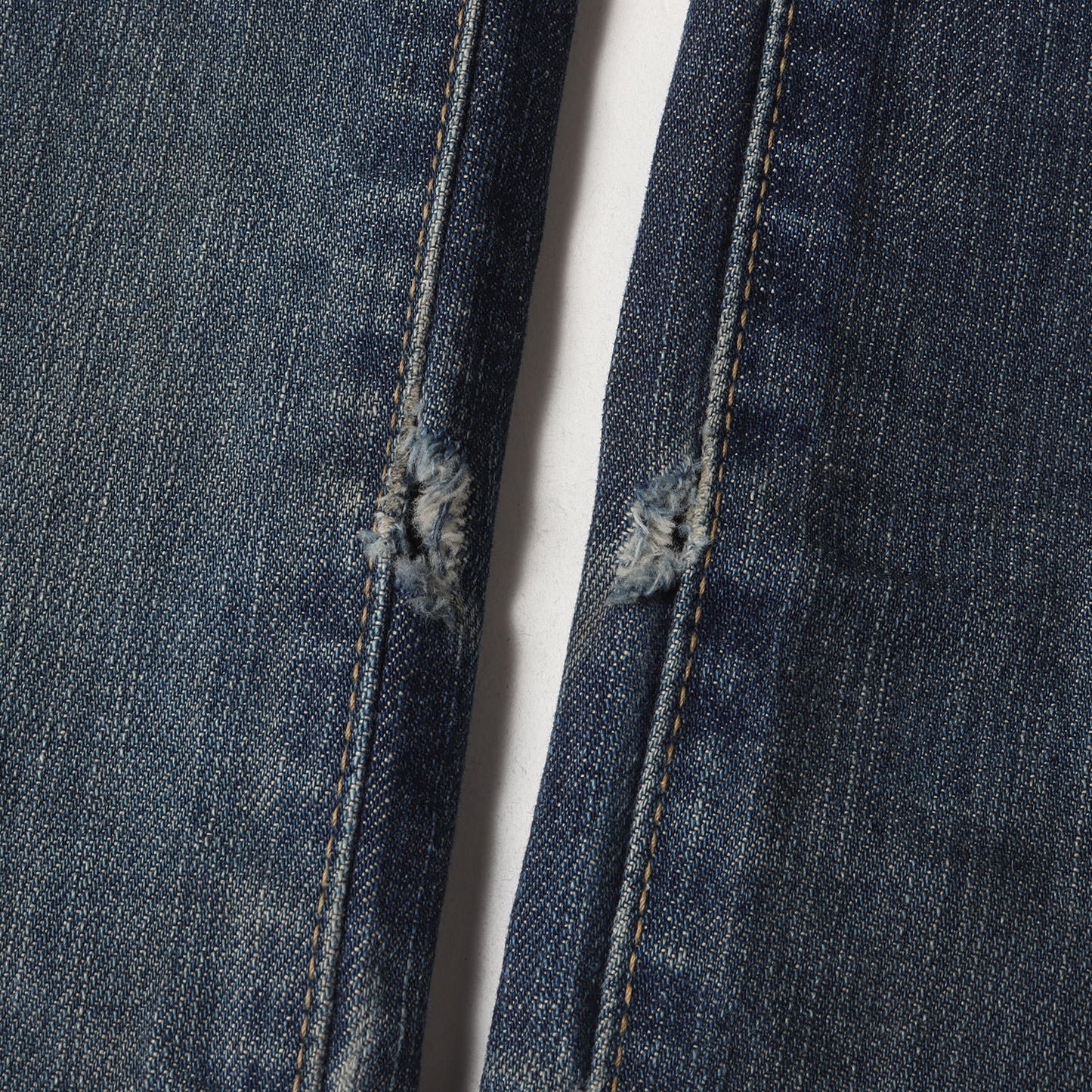 スタッズ付き ストレッチ デニムパンツ