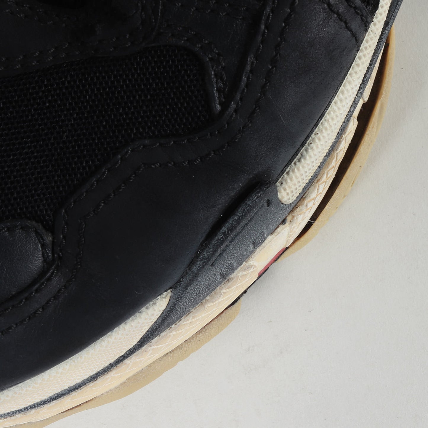 Triple S Sneaker (533882)