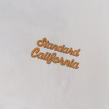 25SS グラフィック ロゴ リンガーネック Tシャツ (SD US Cotton Script Logo Ringer T)