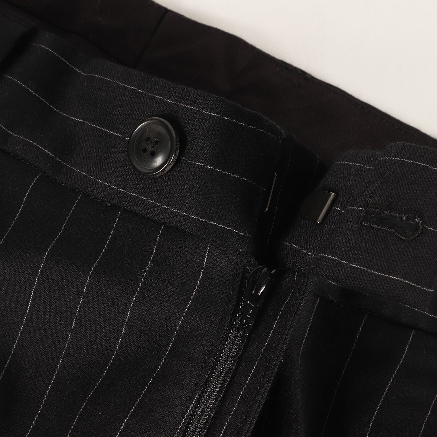 22AW ワンタック ピンストライプ ウール トラウザー スラックス (WOOL STRIPE 1 TUCK PANTS)