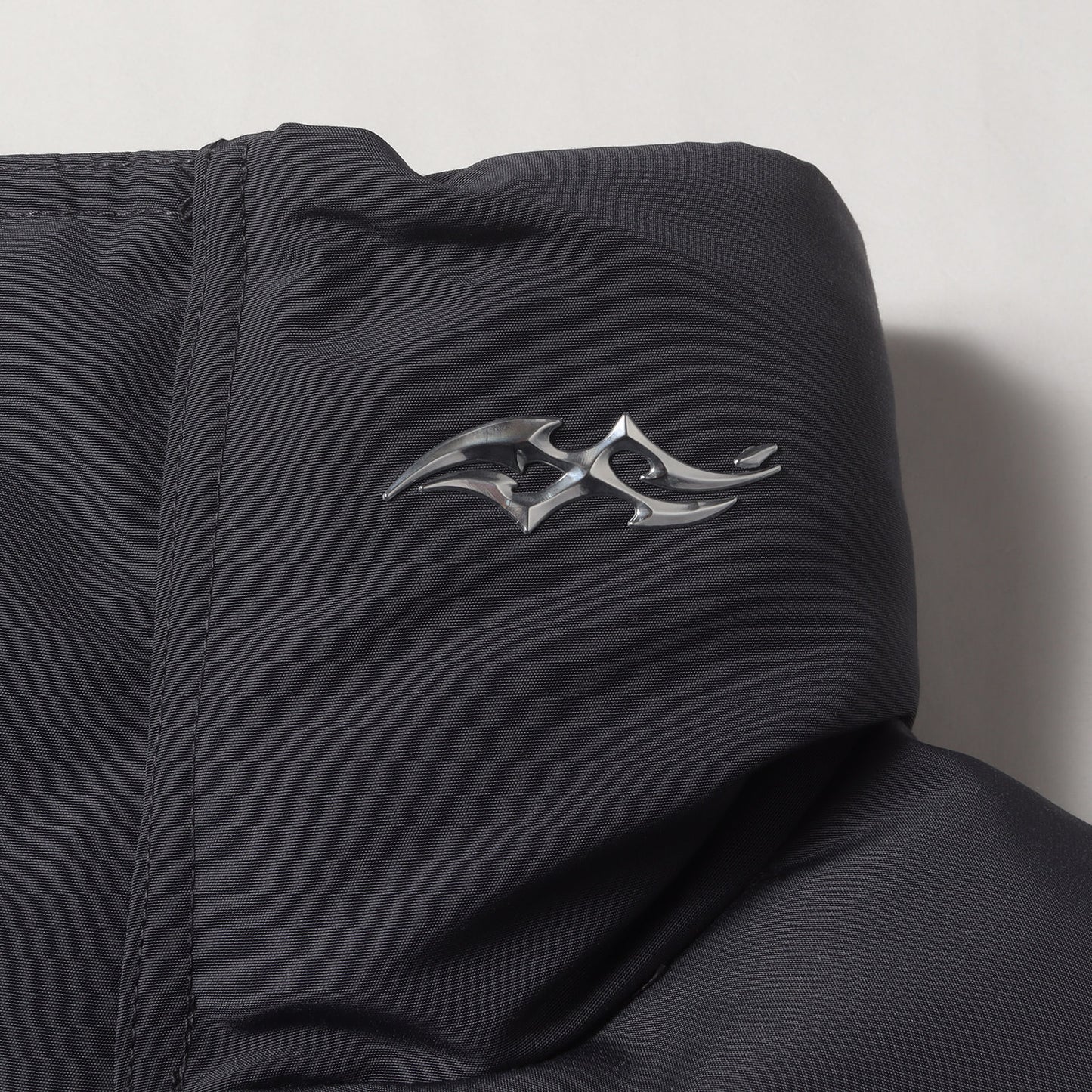 24AW トライバルモチーフ ハイネック パテッド ブルゾン