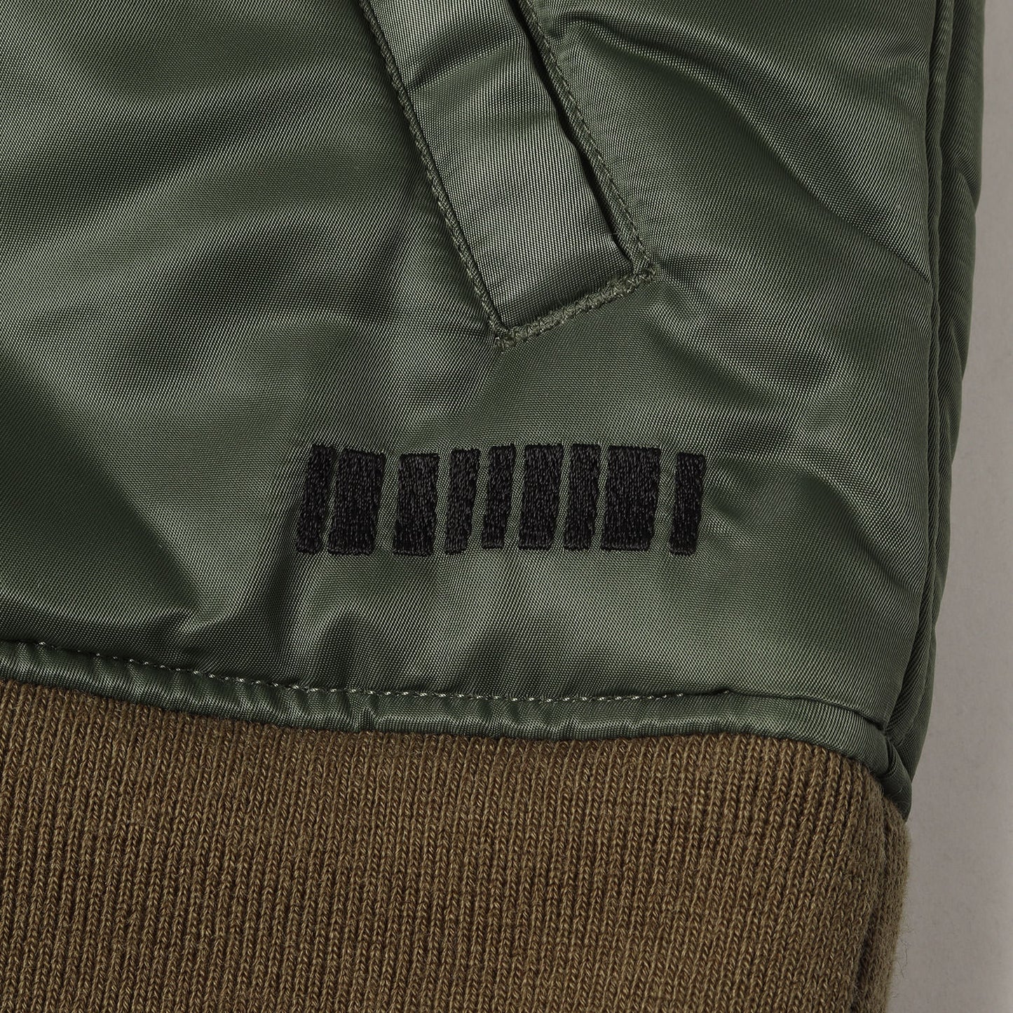 ハイネック フーデッド ミリタリー フライト ボンバー ジャケット (High Neck Hooded MA-1 Type Jacket)