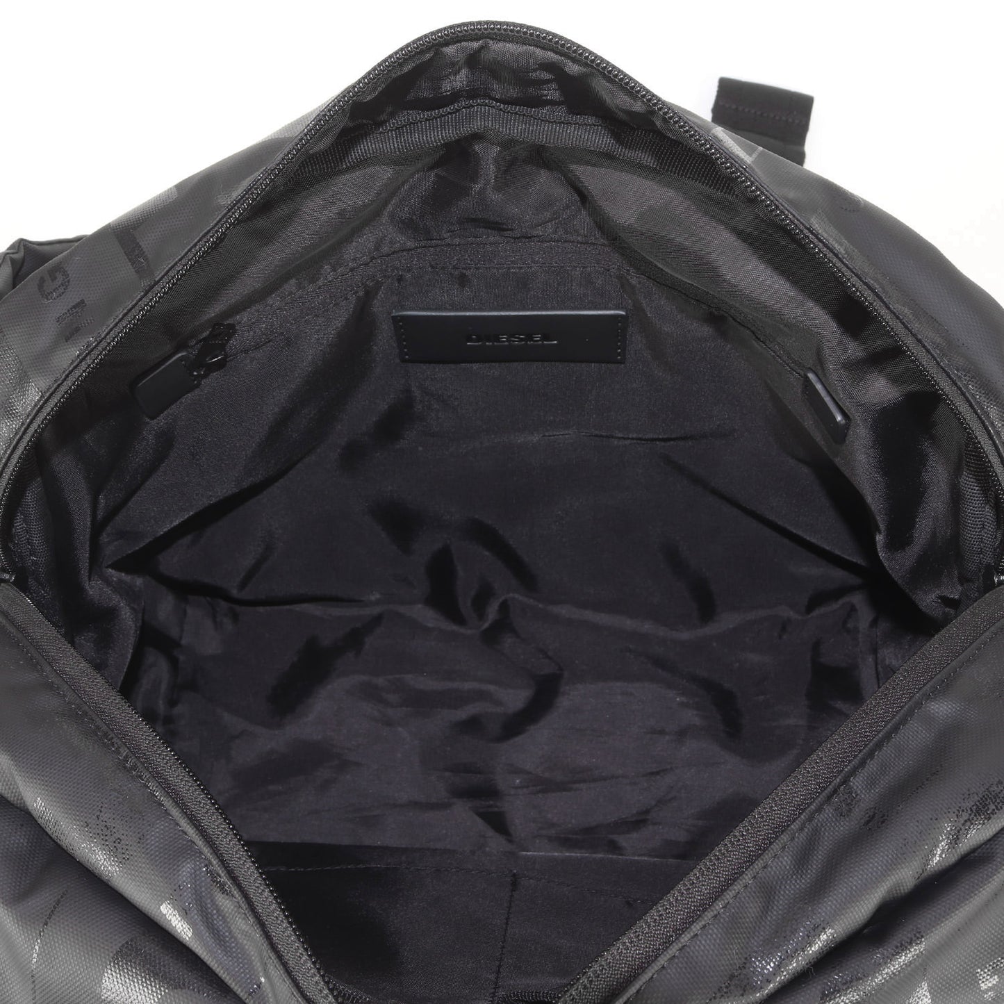 ロゴ 総柄 クロスボディ ショルダー バッグ (X-BOLD CROSS BODYBAG)