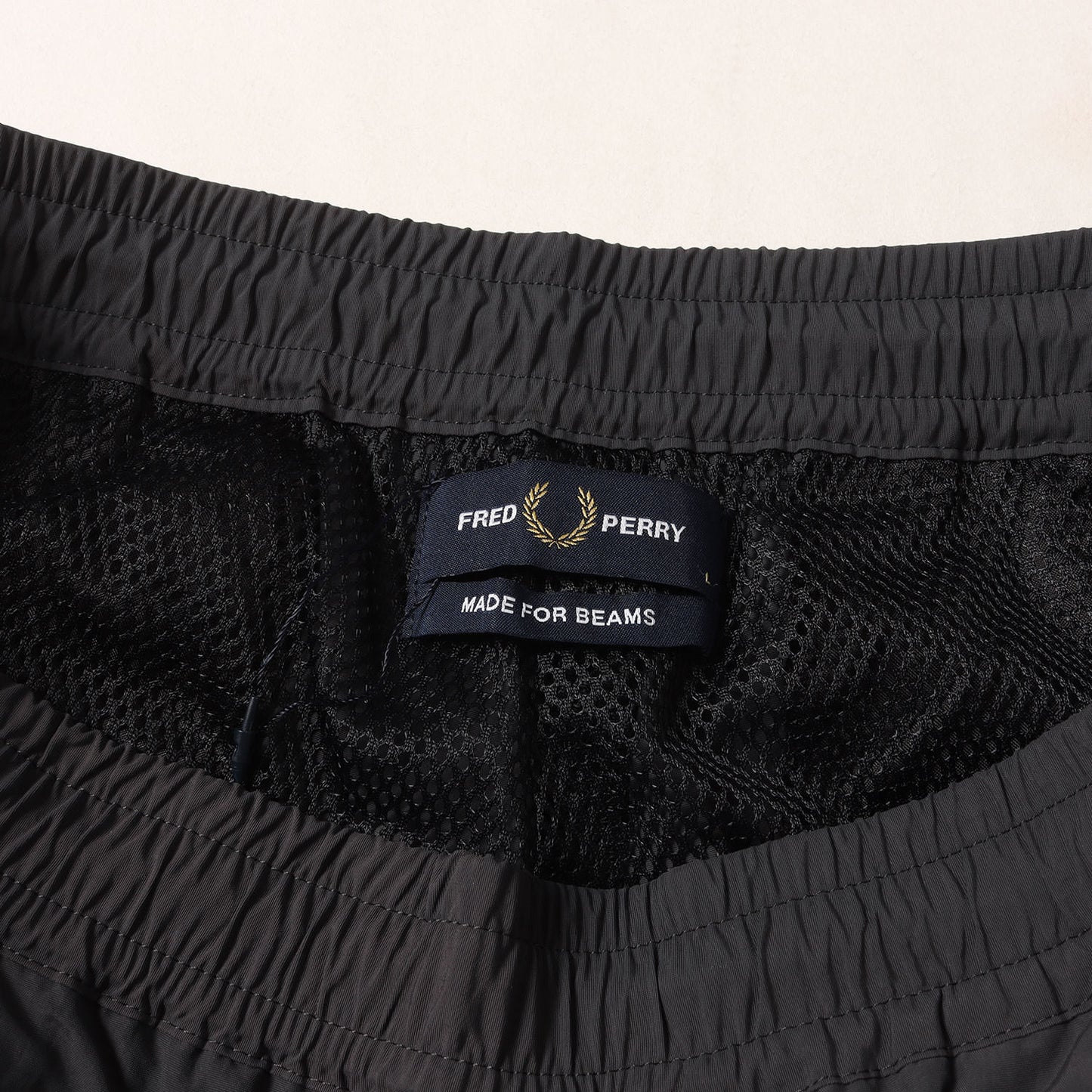 25AW × BEAMS 別注 ナイロン シェル パンツ (FRED PERRY SHELL PANTS)