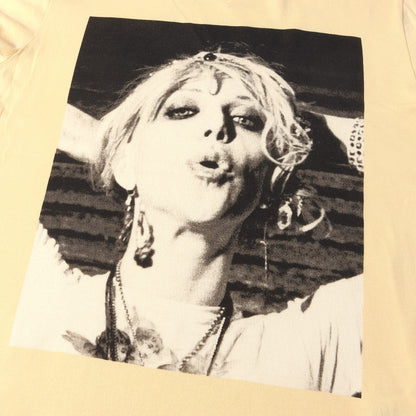 × COURTNEY LOVE フォトグラフィック Vネック Tシャツ