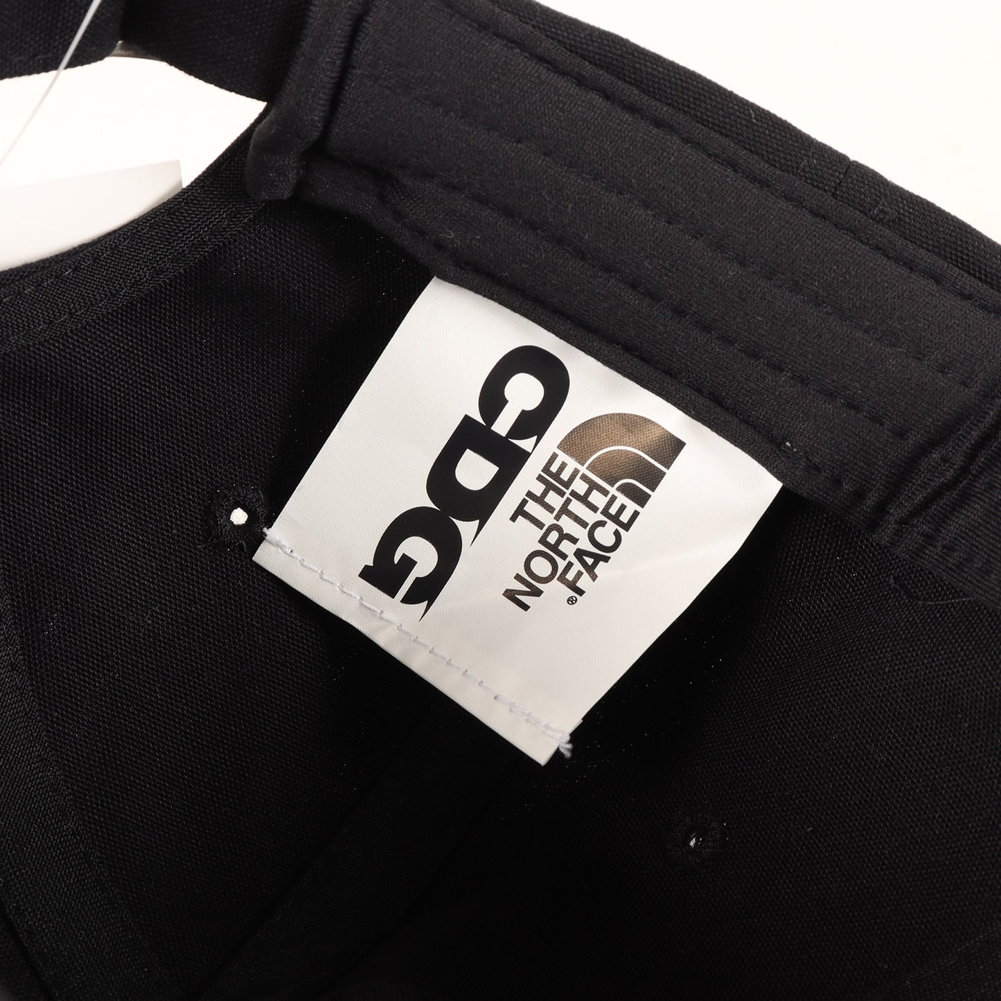 23AW × THE NORTH FACE ロゴ 刺繍 キャップ (CDG Norm Hat)
