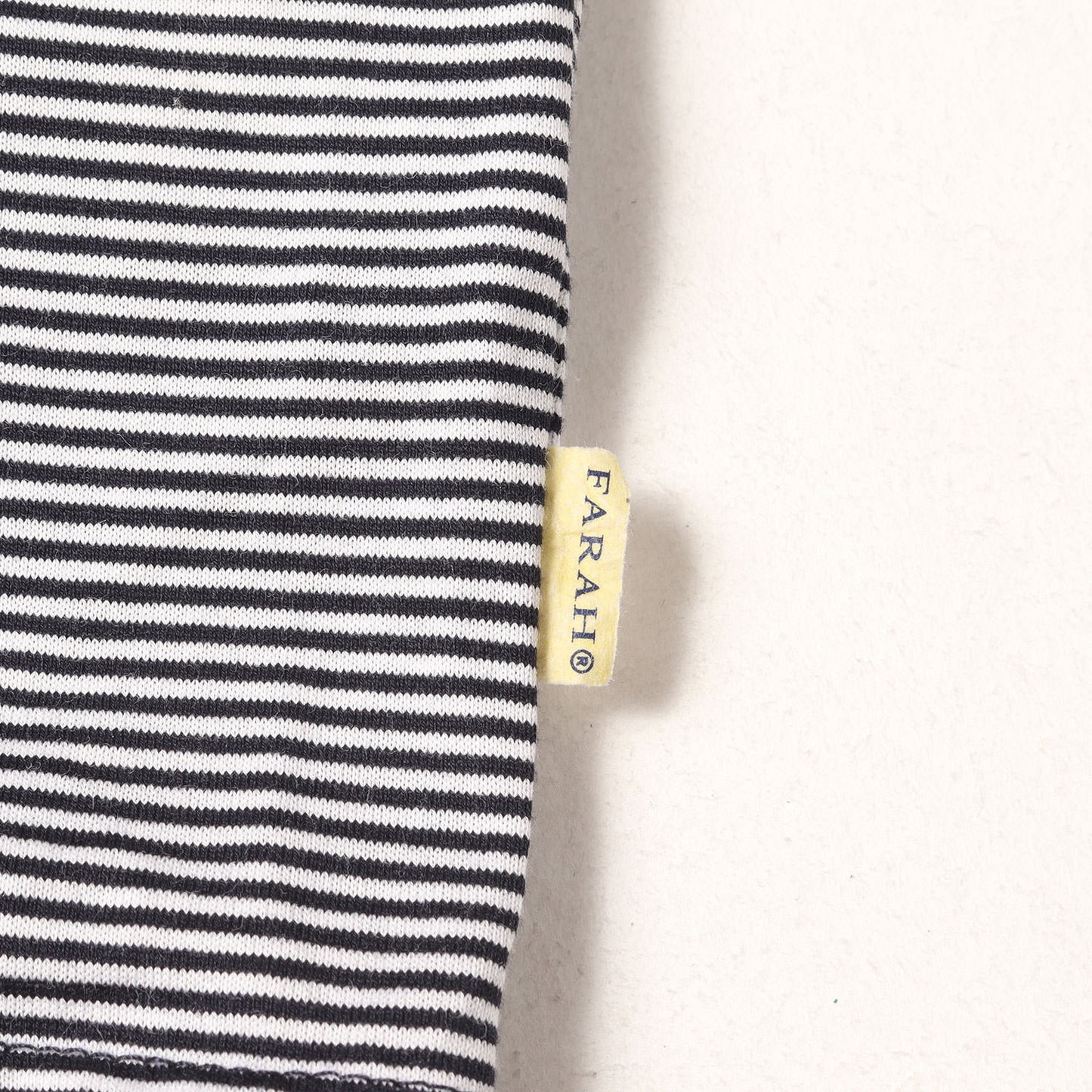 24SS ワンポイント ロゴ 刺繍 ボーダー Tシャツ (Narrow Striped T-Shirt FR0401-M3003)
