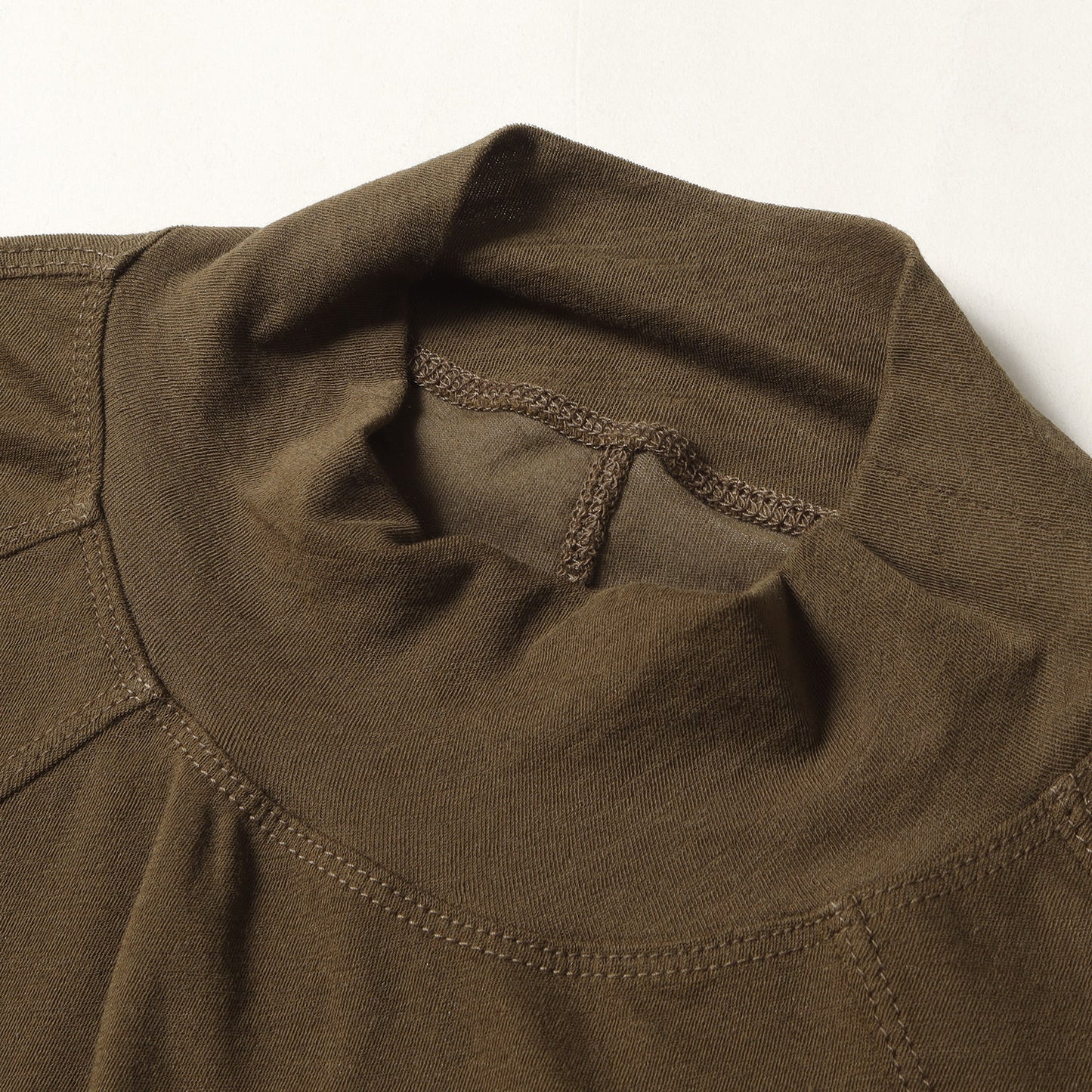 26SS ハイネック ストレッチ ジャージー タンクトップ (Seamed High Neck Top)