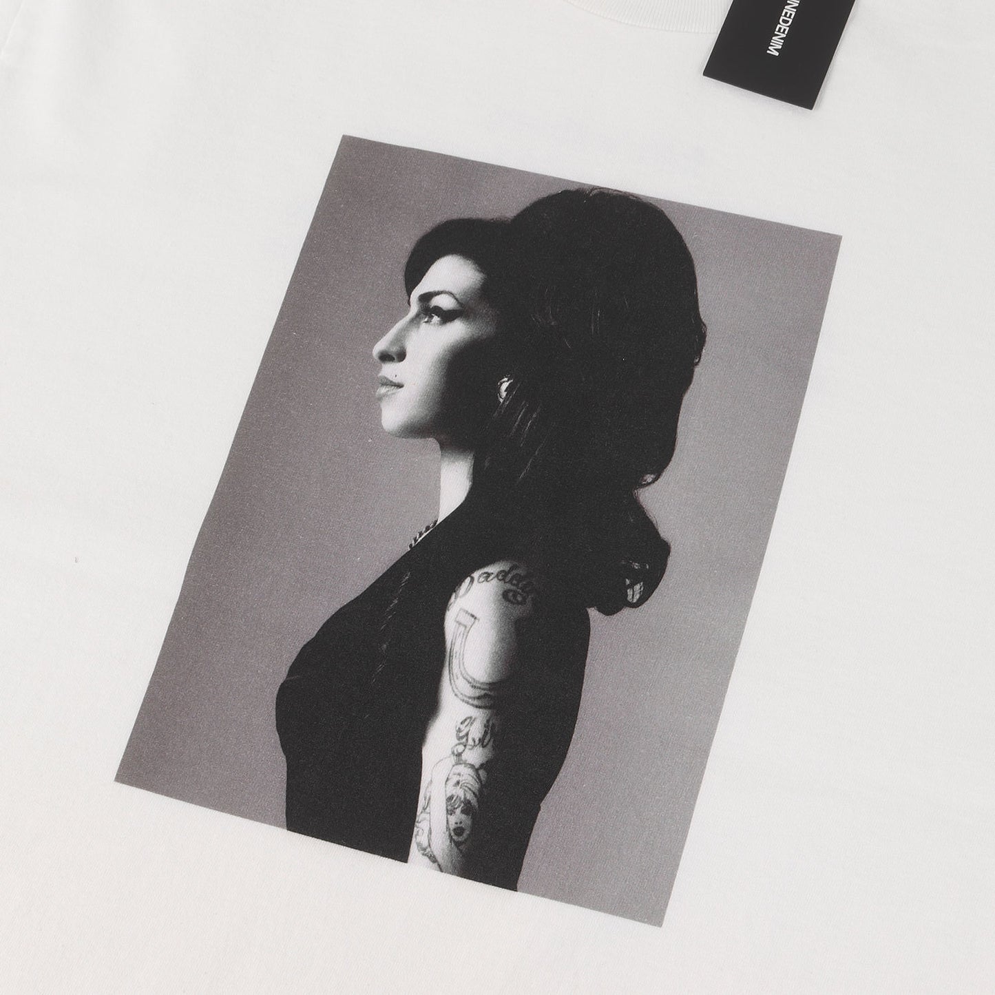 26SS × Amy Winehouse フォトグラフィック Tシャツ (Amy Winehouse Profile Photo S/S Tee)