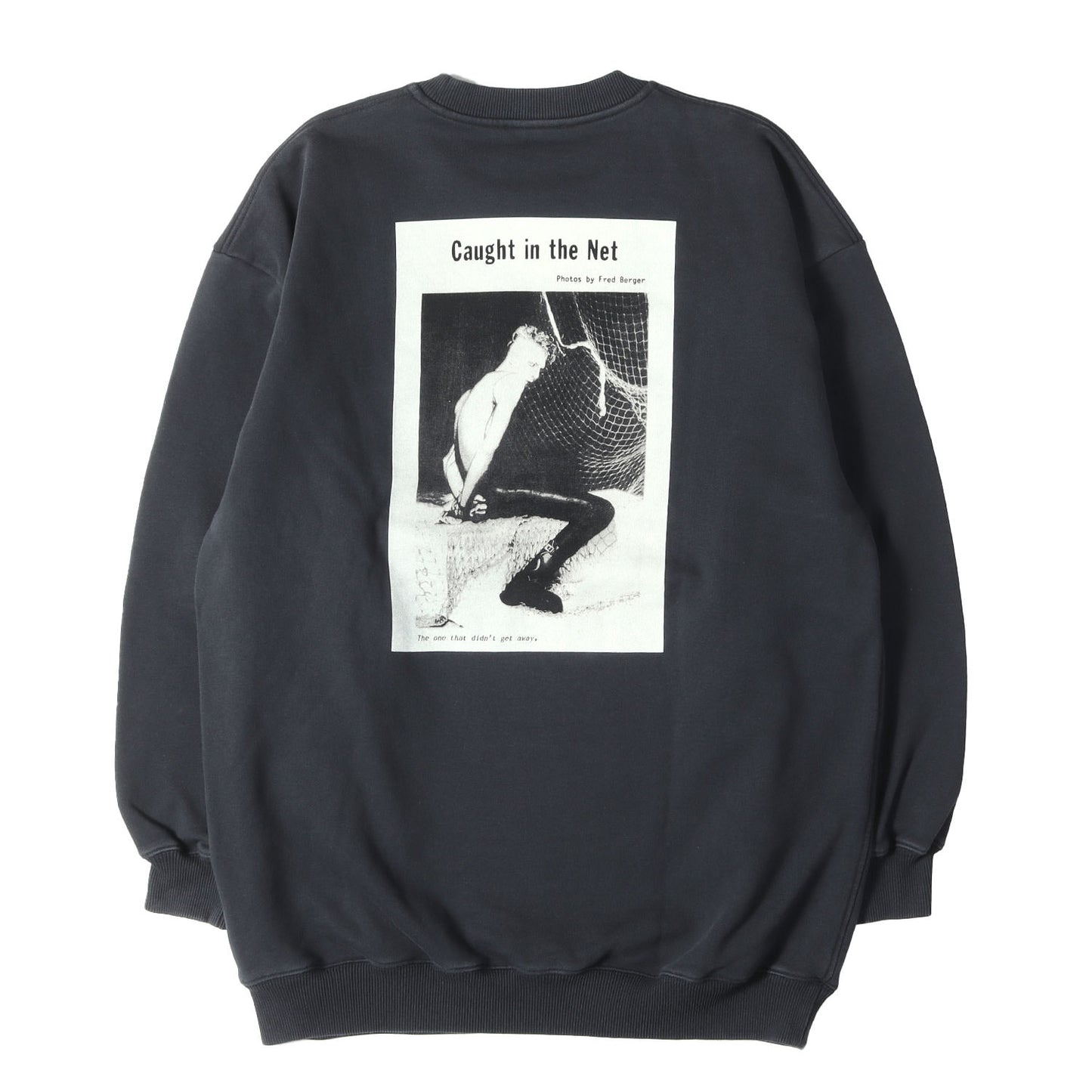マガジン プリント スウェット シャツ (Magazine print sweatshirt)