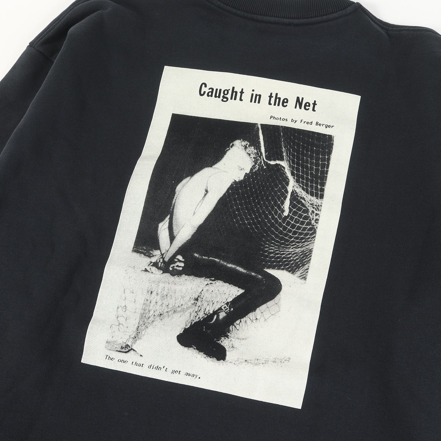 マガジン プリント スウェット シャツ (Magazine print sweatshirt)