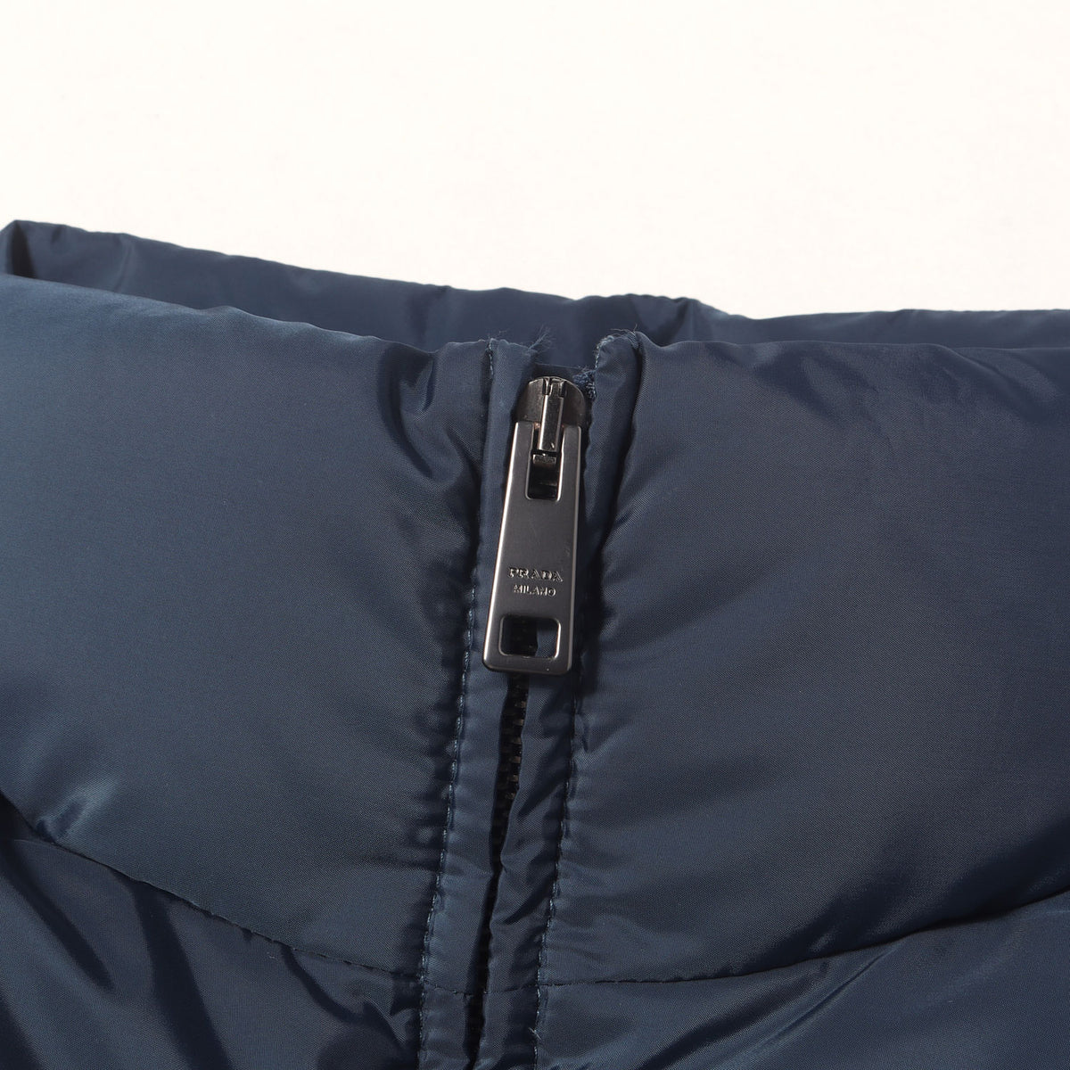 24AW トライアングルプレート ダウンベスト (Recycled Polyester Vest)