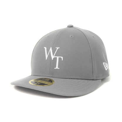 25AW × NEW ERA 59FIFTY ロゴ刺繍 ベースボールキャップ (Low Profile / Cap / Poly. Twill.)