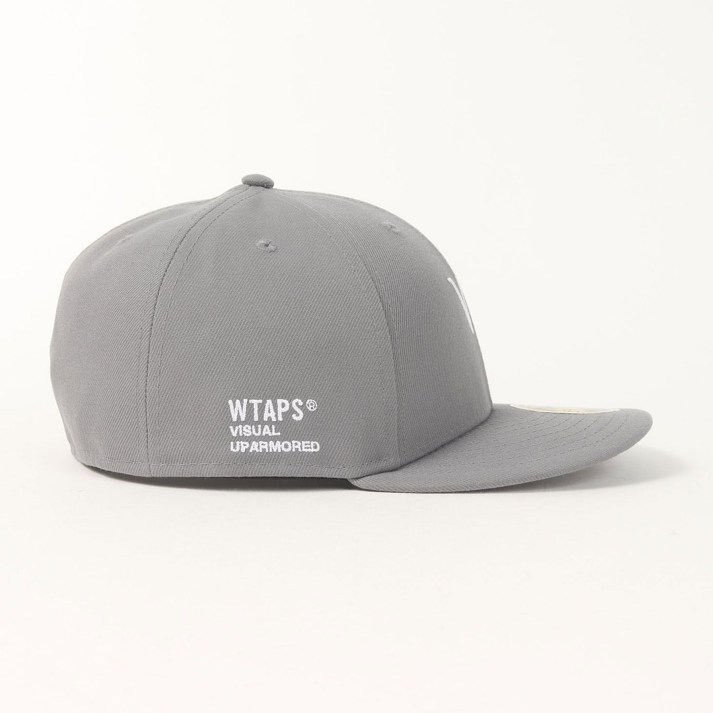 25AW × NEW ERA 59FIFTY ロゴ刺繍 ベースボールキャップ (Low Profile / Cap / Poly. Twill.)