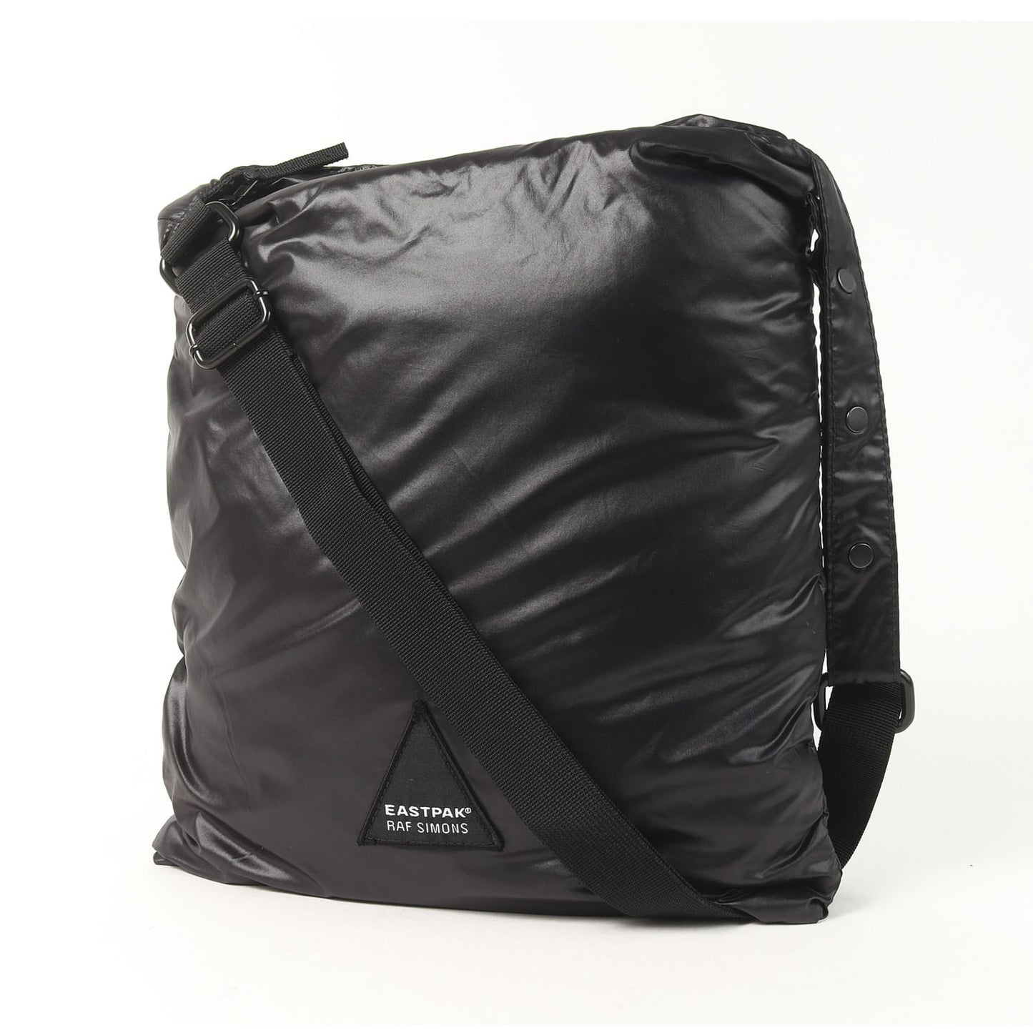 × EASTPAK パフ ショルダーバッグ (RS SHOULDERBAG)