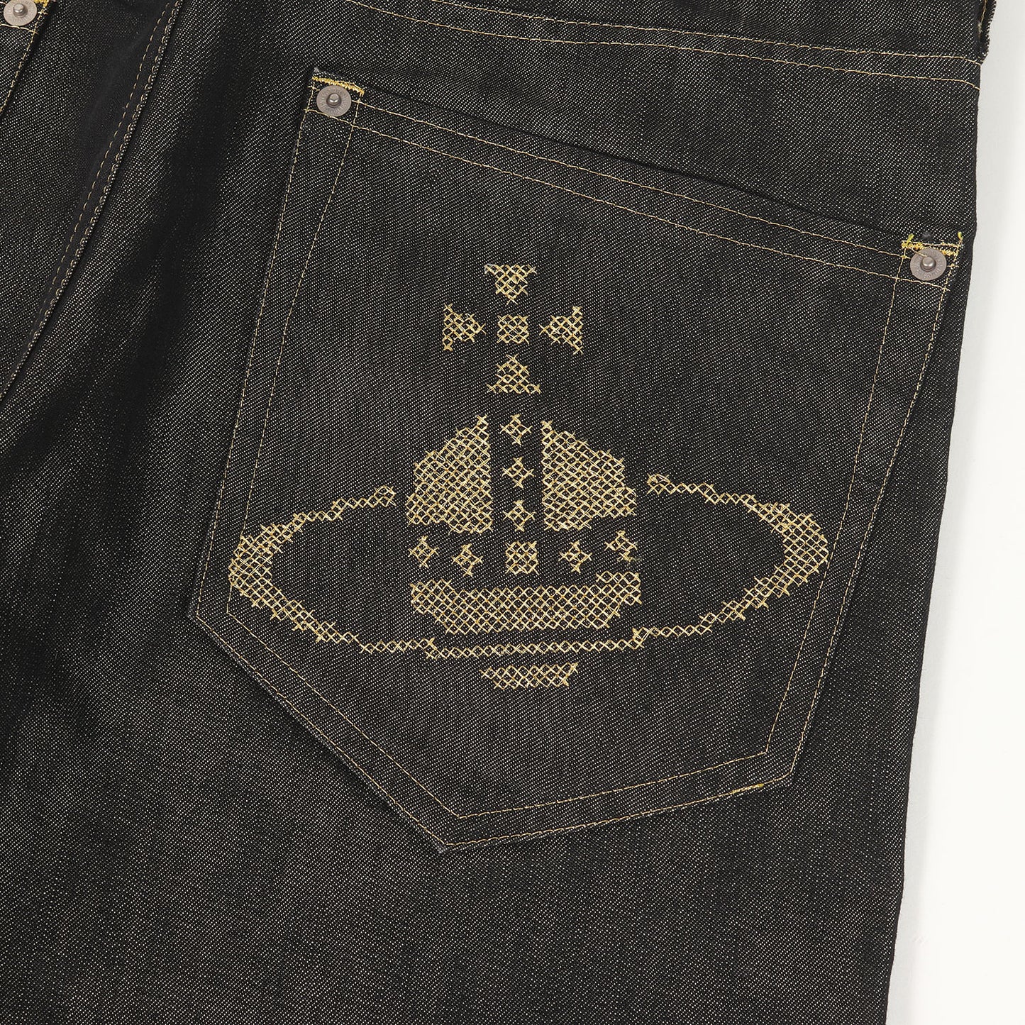 オーブ刺繍 シャイニー デニムパンツ / MADE IN JAPAN