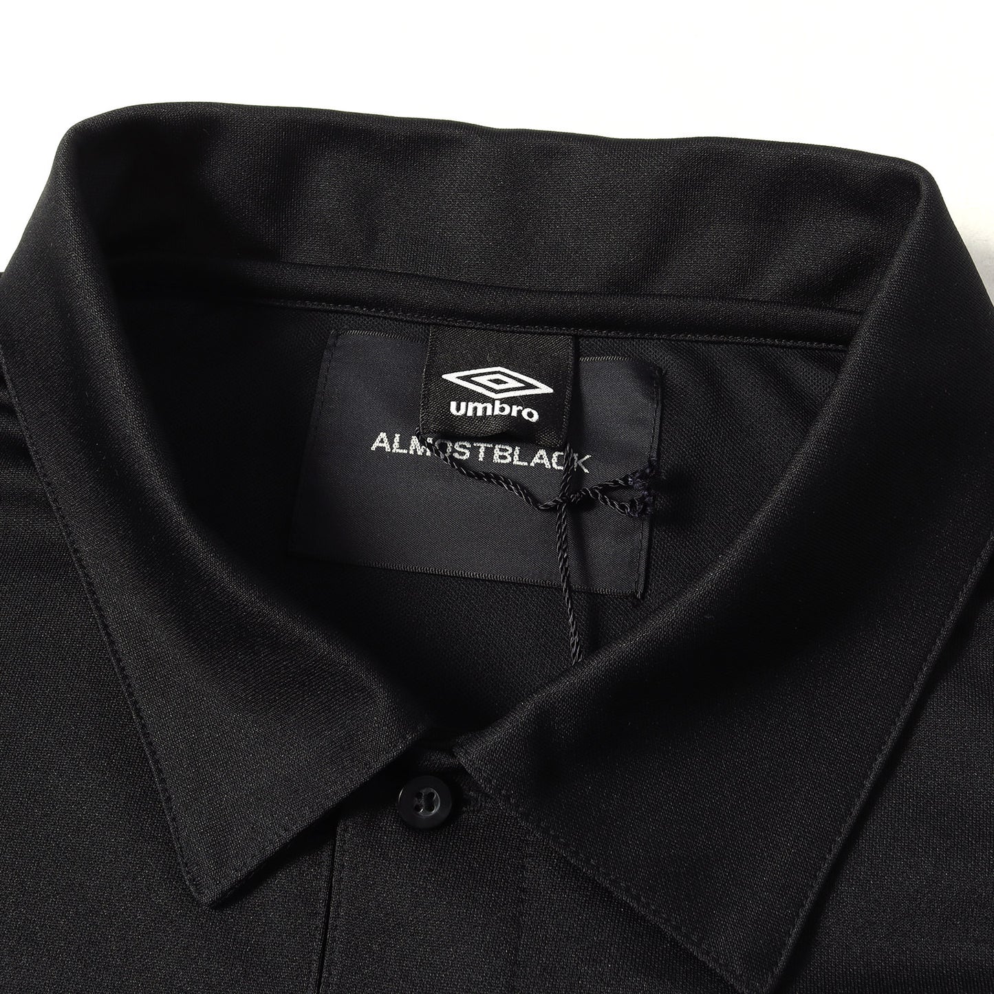 × UMBRO × Peter De Potter フォトグラフィック ロゴ ジャージー ポロシャツ