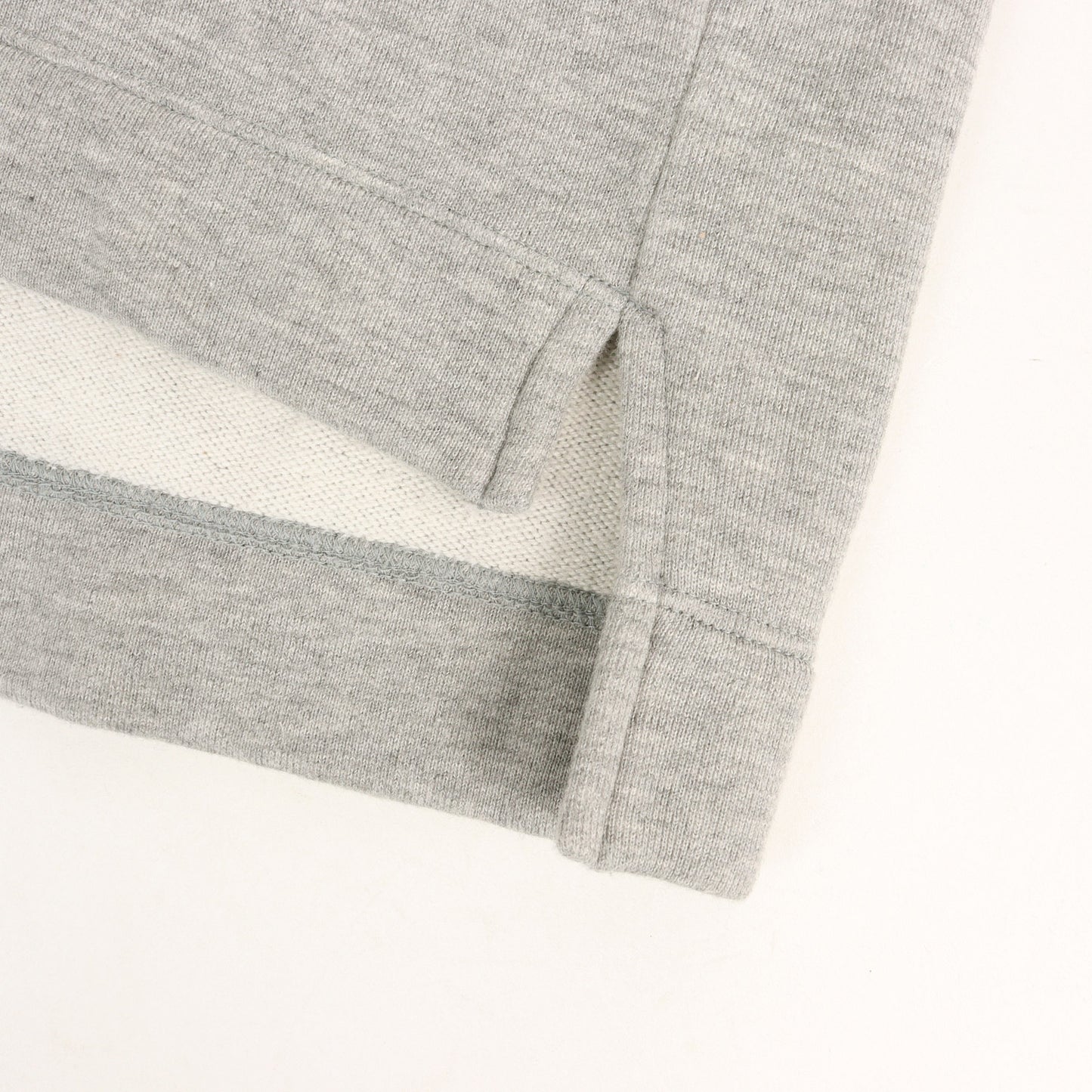 20SS バックダーツ スウェット トレーナー (Flutter Tail Buck Side Tucked Crewneck)