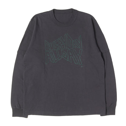 26SS × Geoff McFetridge グラフィック ロゴ 長袖 Tシャツ (geoff sacai by Geoff Mcfetridge Print L/S T-Shirt)