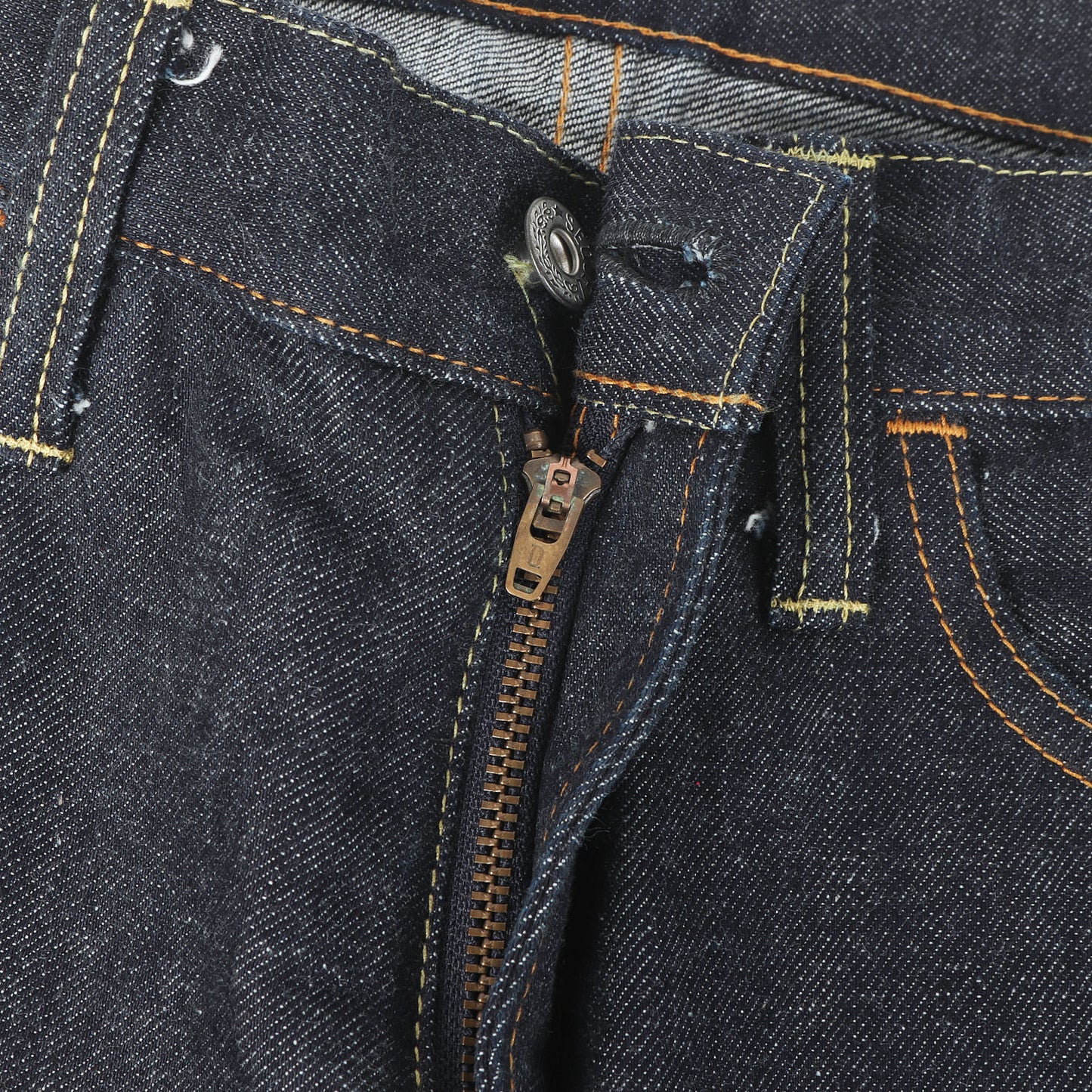 × fragment design テーパード リジッド デニムパンツ