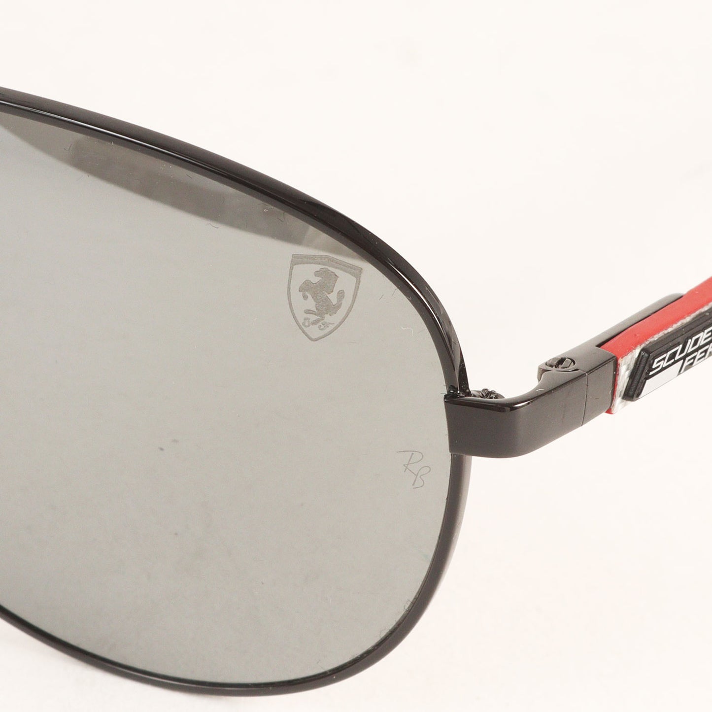 × Scuderia Ferrari Collection ミラーレンズ アビエイター サングラス
