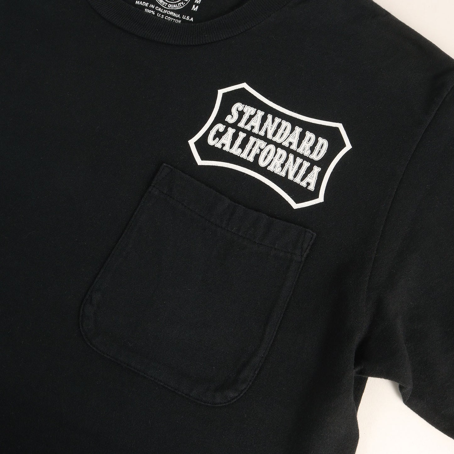 シールドロゴ ポケット Tシャツ