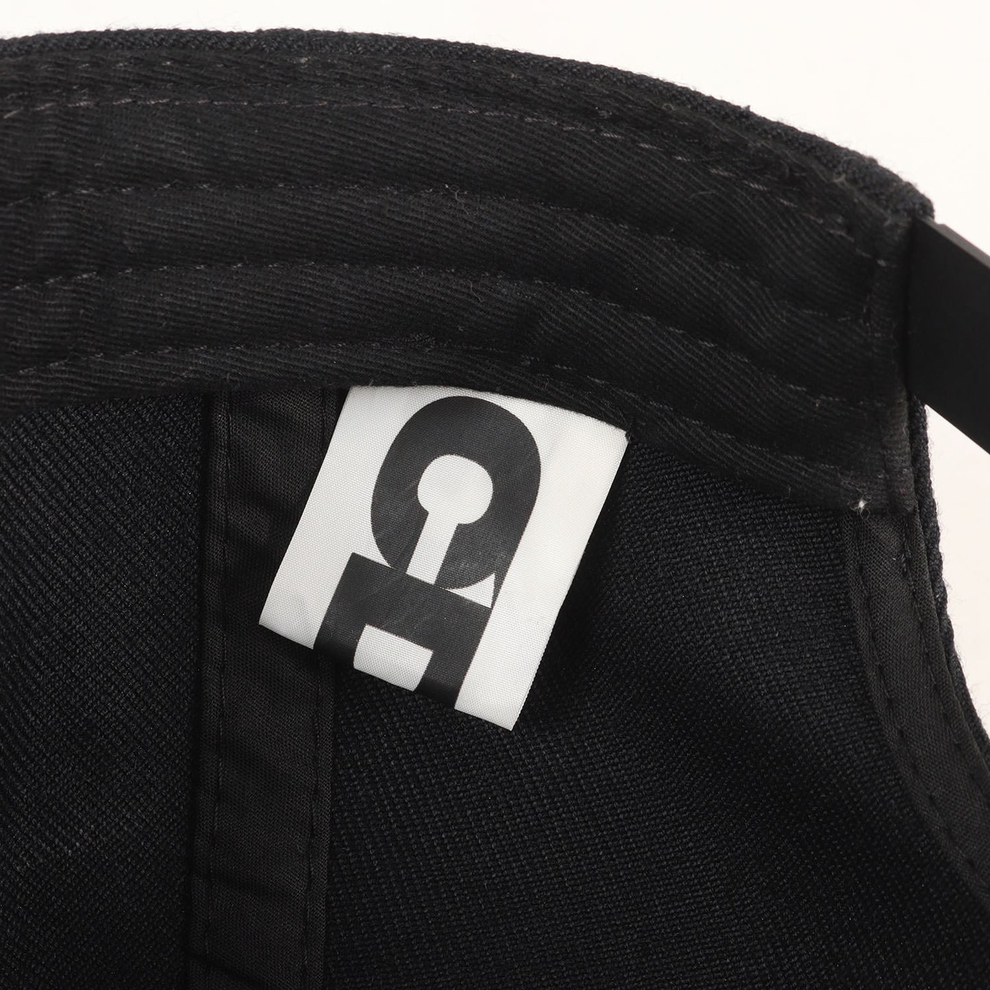 エンブレム刺繍 ベースボール キャップ (CDG CAP / CDG COMME des GARÇONS EMBLEM)