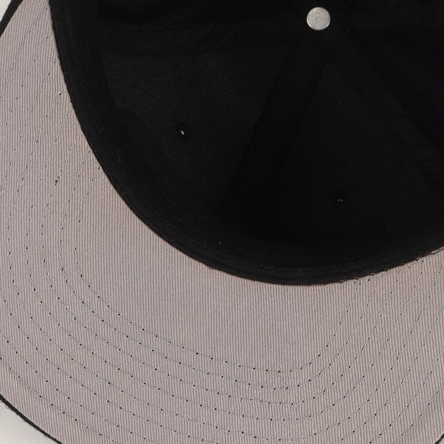 エンブレム刺繍 ベースボール キャップ (CDG CAP / CDG COMME des GARÇONS EMBLEM)