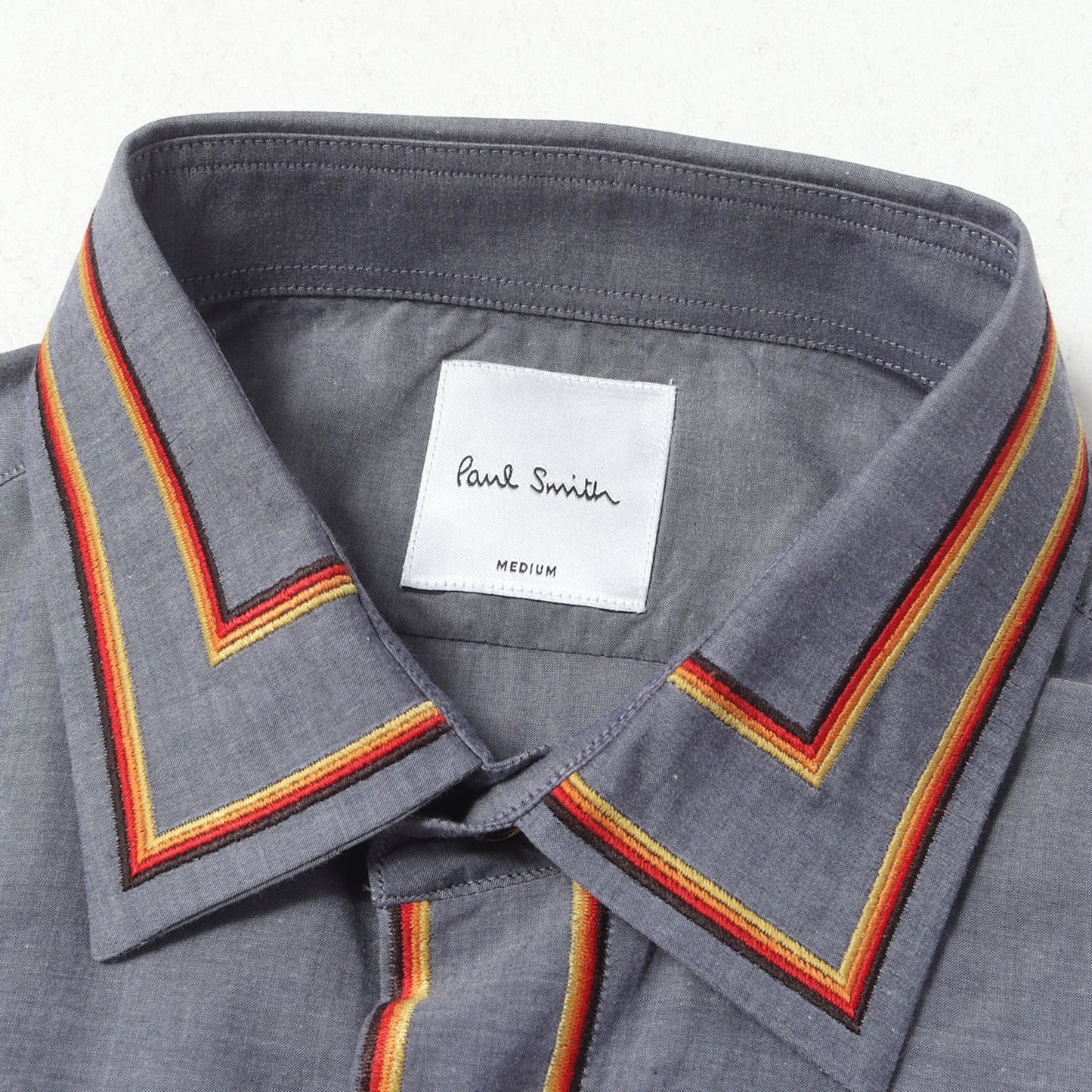 ライン刺繍 シャンブレー ドレス シャツ (EMBROIDERED-LINE CHAMBRAY SHIRT)