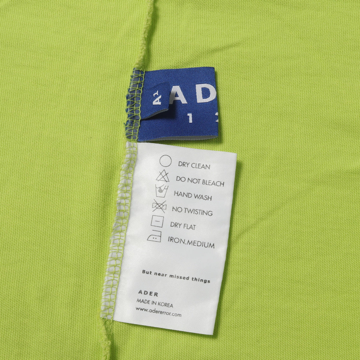 × Adererror コラボレーション ロゴ Tシャツ (A KITSUNE LAY T-SHIRT)