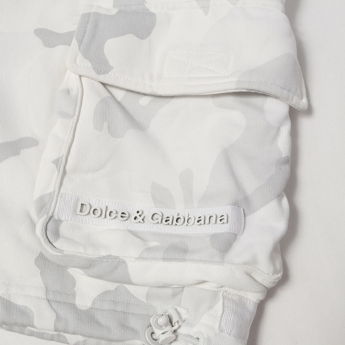 22SS ツータック カモ カーゴ ショート パンツ (Jersey jogging shorts with logo tag)